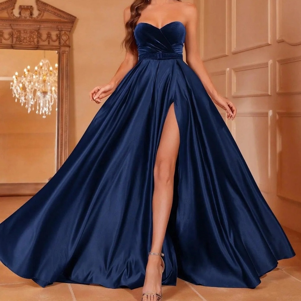 Elegant Navy Blue Strapless Evening Gown-Free Shipping
